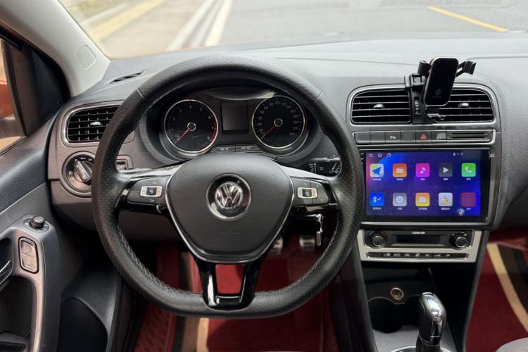 Used Volkswagen Polo 2016 1.6L Cross Polo Automatic Interior 6