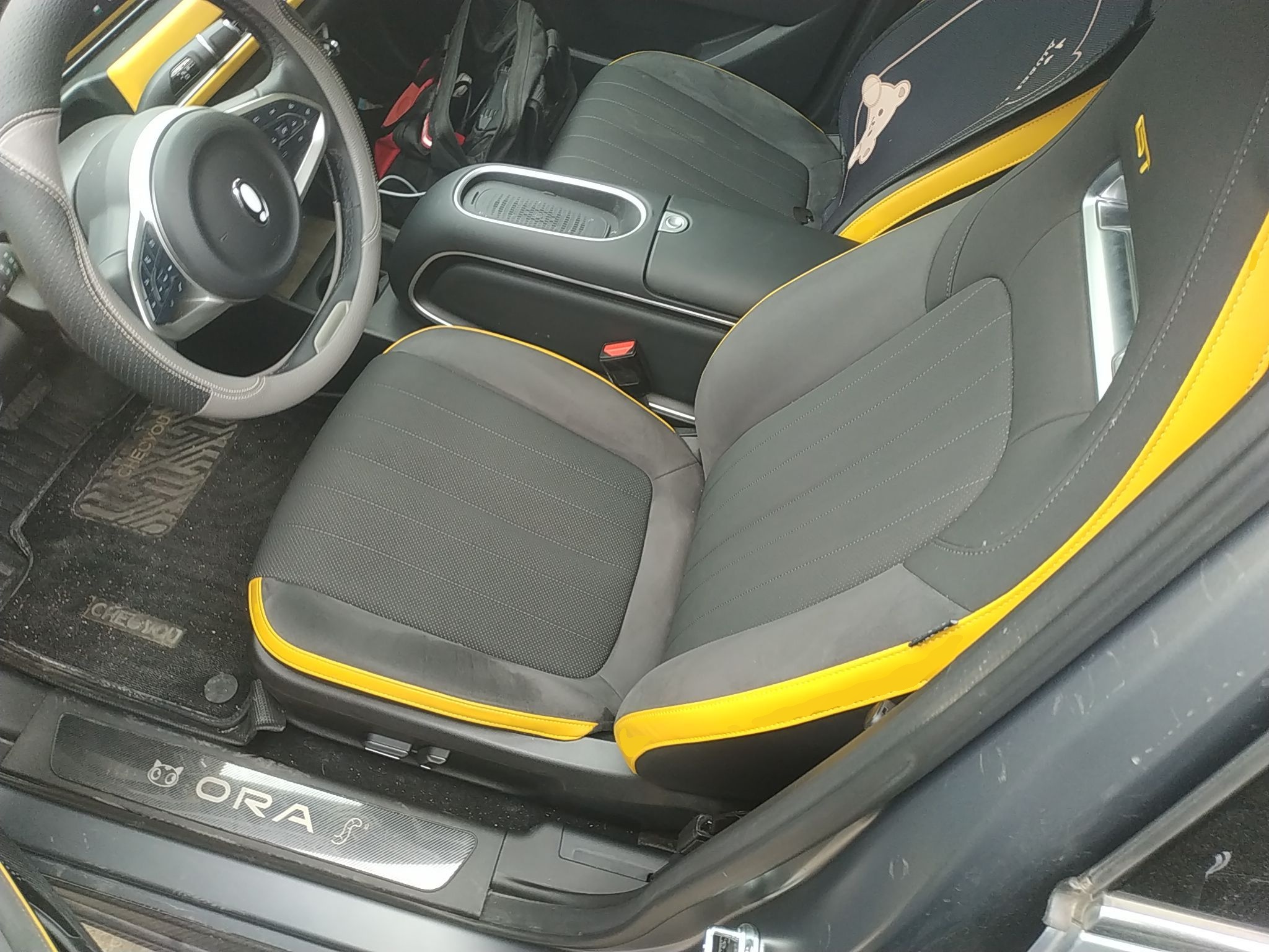 Переднее сиденье в автомобиле