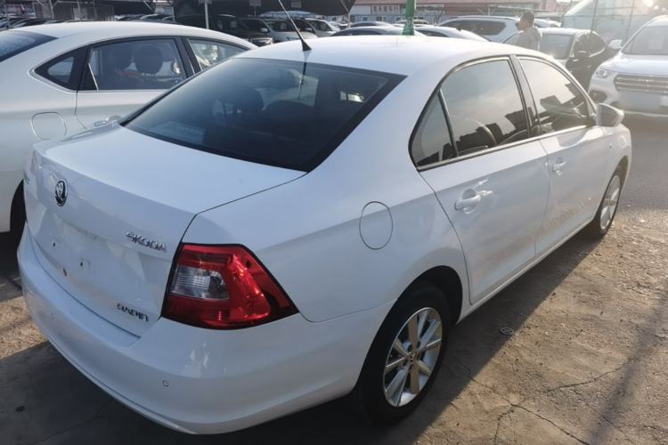 Used Skoda Rapid 2015 1.6L Automatic Smart Selection Model
