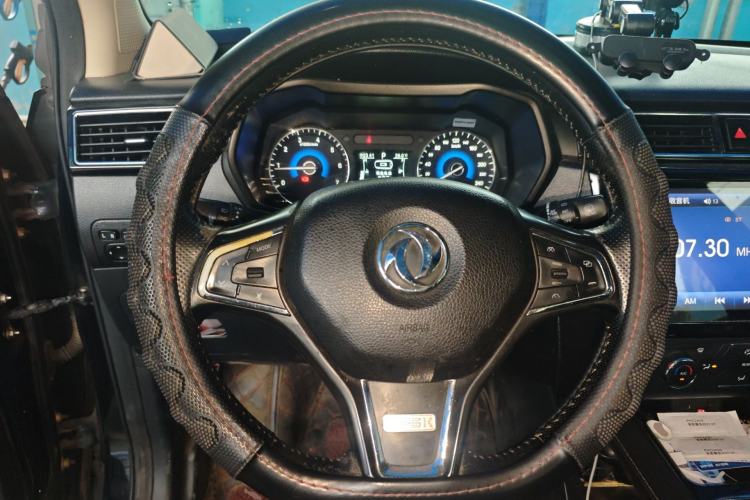 Used Dongfeng Fengon 580 2017 1.5T CVT Luxury Model Steering Wheel
