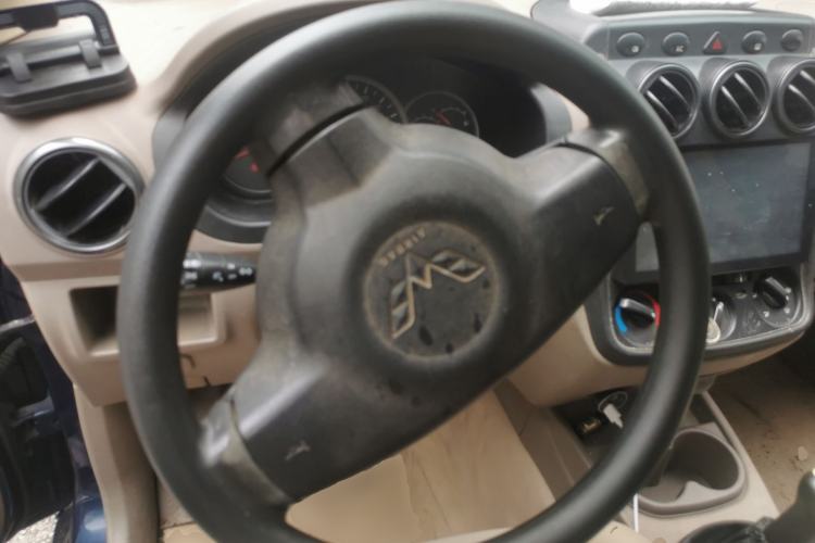 Used Wuling Hongguang 2010 1.2L Comfort Edition China IV Steering Wheel