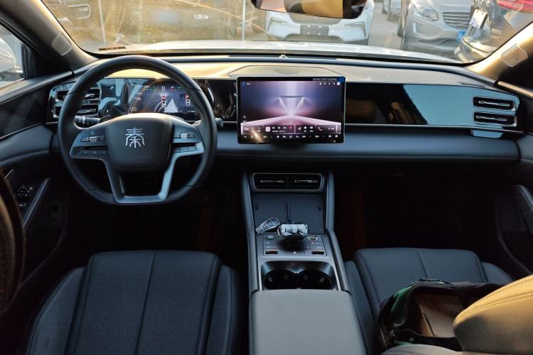 Used BYD Qin L 2025 DM-i Smart Drive 120KM Leading Model
