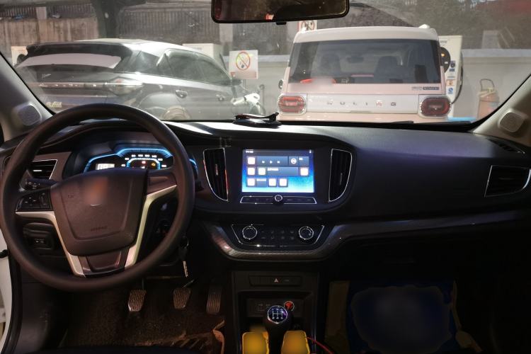 Used Roewe 360 2015 1.5L Manual Luxury Edition Center Console