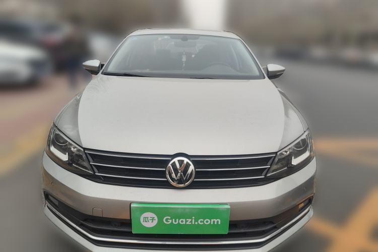 Used Volkswagen Sagitar 2017 230TSI Automatic Luxury Edition
