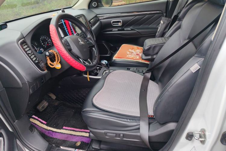 Used Mitsubishi Outlander 2019 2.0L Two-Wheel Drive Comfort Edition 5 Seats China V Standard
