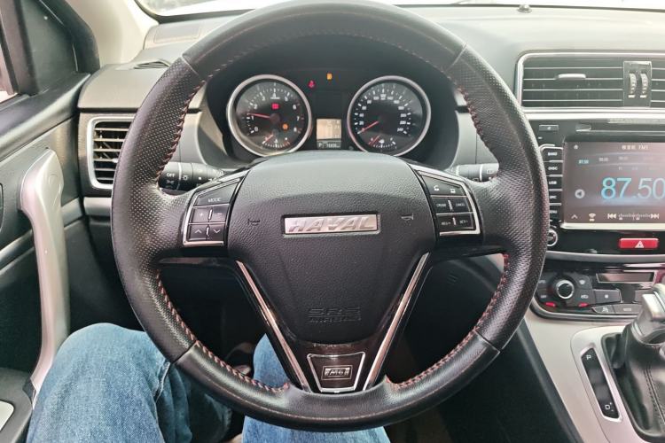 Used Haval M6 2018 Revised Version 1.5T DCT Two-Wheel Drive Elite Edition Steering Wheel