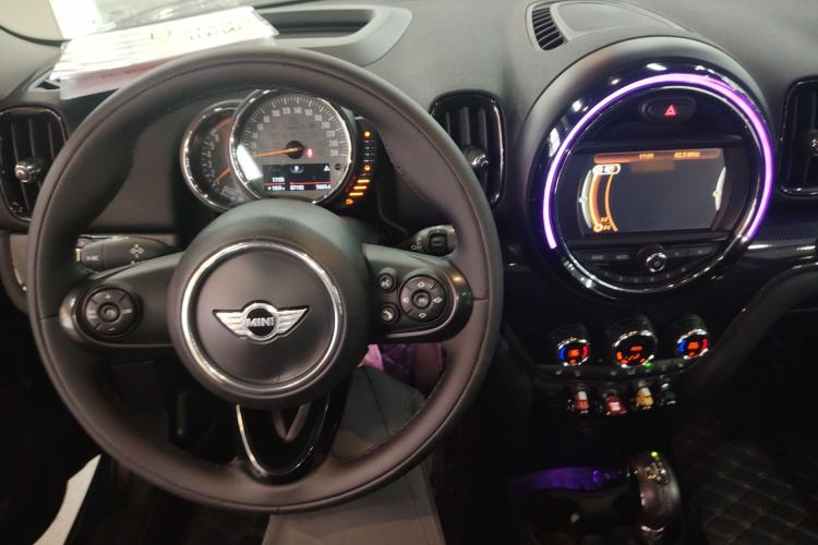 Used MINI Countryman 2017 1.5T COOPER ALL4 Explorer Center Console