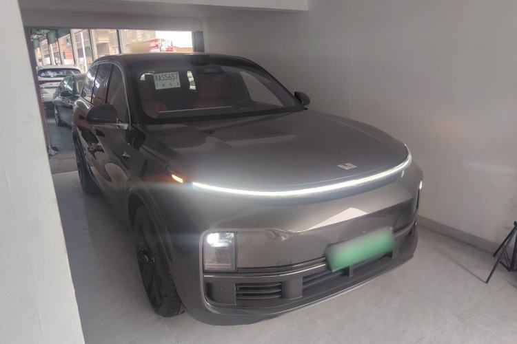 Used Li Auto L9 2022 Max model Front Right 45 Deg