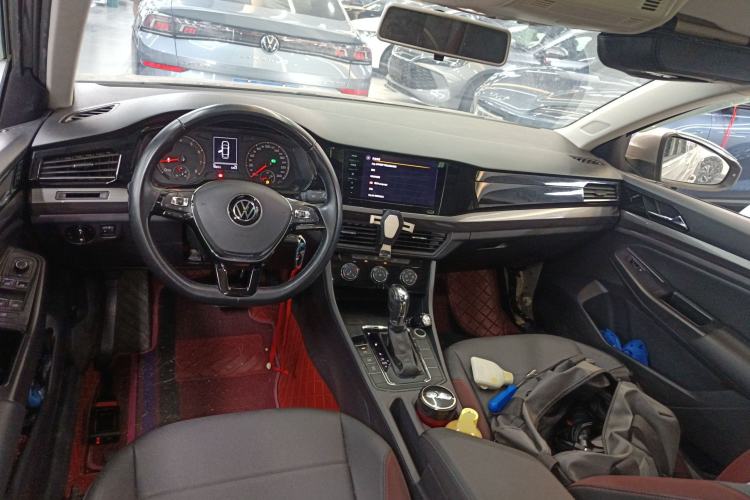 Used Volkswagen Bora 2021 1.5L Automatic Comfort Smart Connect Edition Center Console