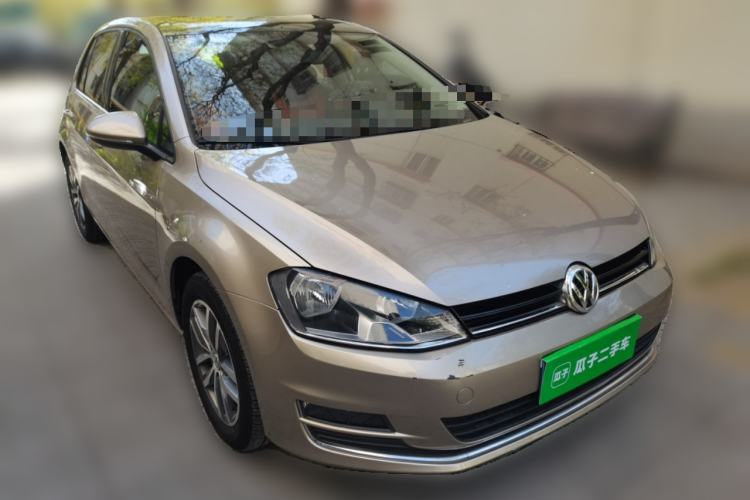 Used Volkswagen Golf 2016 230TSI Automatic Luxury Version Front Right 45 Deg