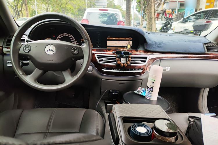 Used Mercedes-Benz S-Class 2008 S 350 L Luxury Model Center Console