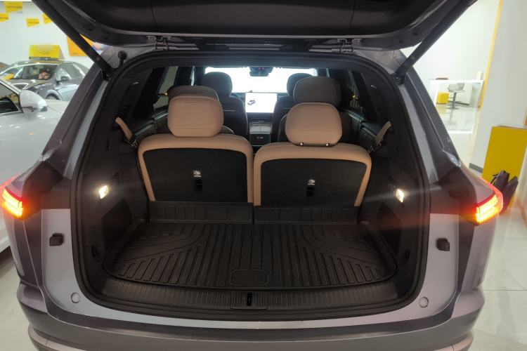 Used ONVO Luxeed L90 2025 Model—Ultra Six-Seater Version