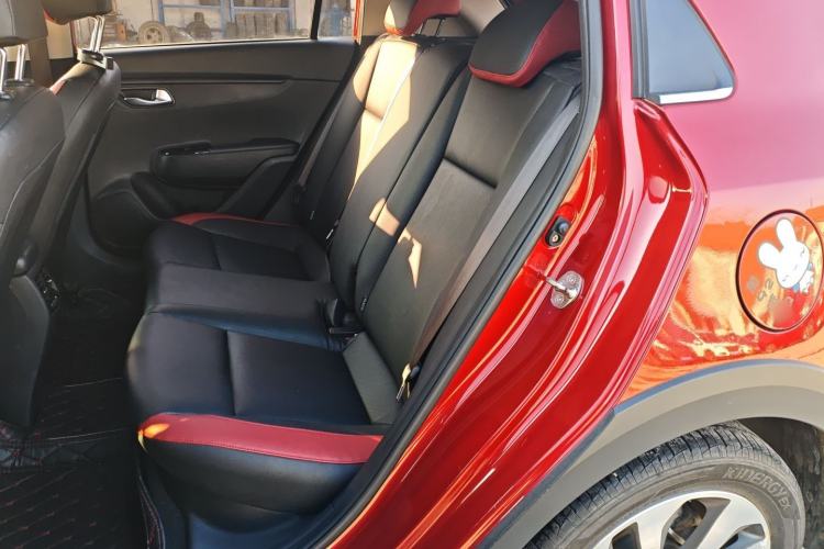 Used Kia KX Cross 2017 1.4L AT GLS
