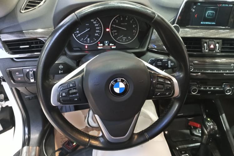 Used BMW X1 2018 sDrive18Li Fashion Model Steering Wheel