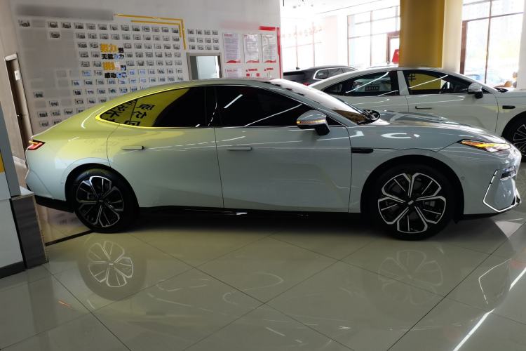 Used Geely Galaxy E8 2025 700 km Long-Range Intelligent Driving Version Rear Right 45 Deg