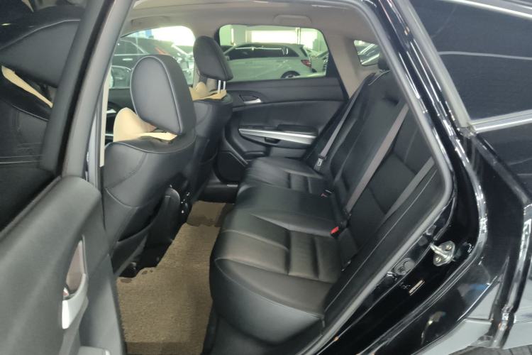 Used Honda Crosstour 2016 2.4L Luxury Edition Left Rear Seat