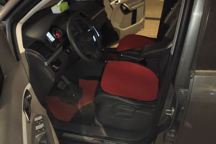 Used Volkswagen Touran 2013 1.4T DSG Comfort Edition 5-Seater Driver Seat