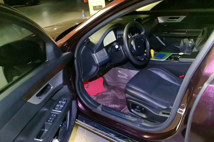 Used Jaguar XFL 2017 XFL 2.0T 240PS Premium Edition Driver Seat