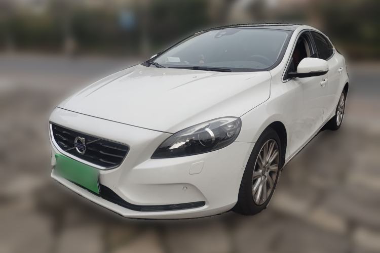 Used Volvo V40 2016 T4 Smart Luxury Edition