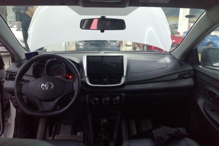 Used Toyota YARiS L Zhi Xuan 2019 1.5E CVT Dynamic Edition China VI compliant Center Console