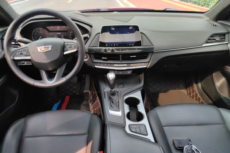 Used Cadillac CT4 2021 28T Luxury Model Center Console