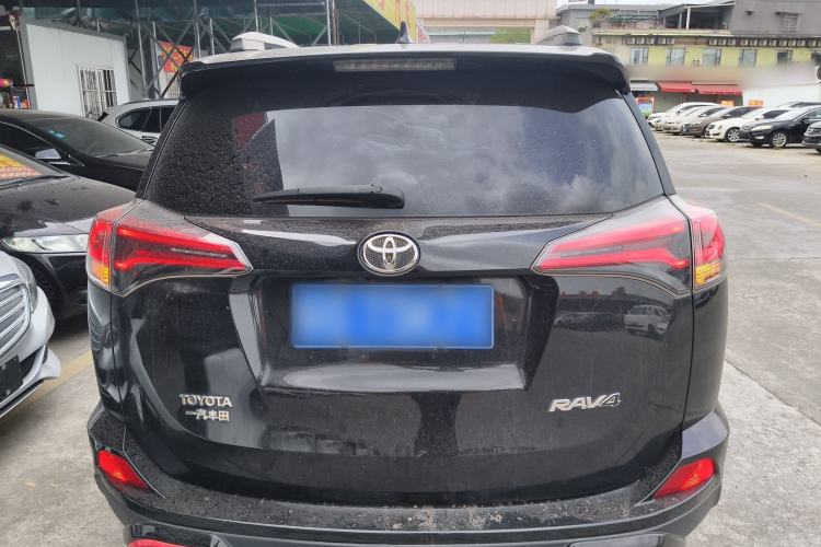 Used Toyota RAV4 2016 2.0L CVT Two-Wheel Drive Fashion Edition China V Standard