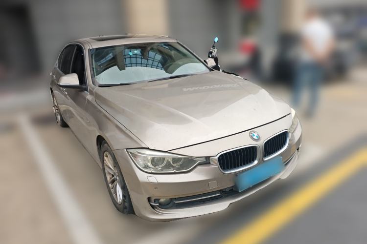 Used BMW 3 Series 2015 320Li Fashion Model Front Right 45 Deg