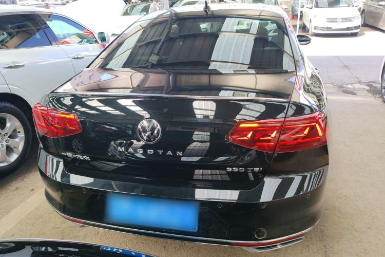 Used Volkswagen Magotan 2025 Revised Version Zhongxiang Edition 330TSI DSG Luxury Trim Rear