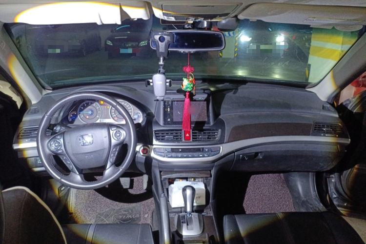 Used Honda Crosstour 2016 2.4L Luxury Edition Center Console