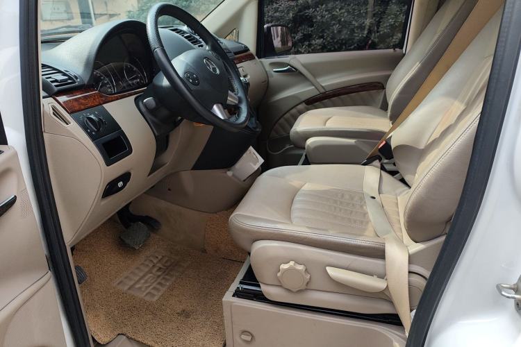 Used Mercedes-Benz Viano 2013 3.0L Comfort Edition