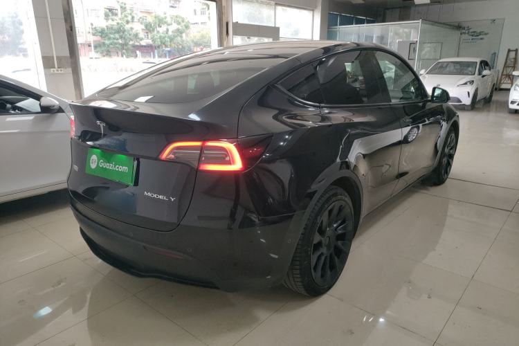 Used Tesla Model Y 2023 Rear-Wheel-Drive Version

