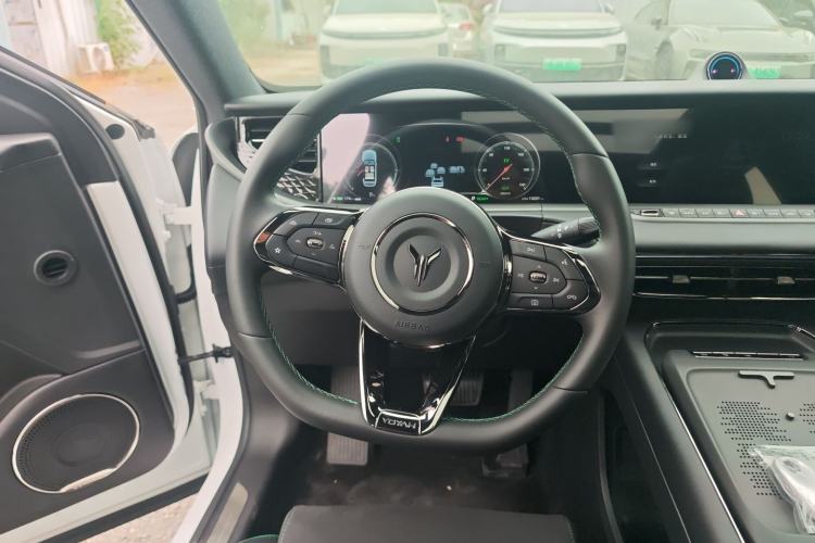 Used VOYAH FREE 2025 318 318 km Rear-Drive Touring Edition Steering Wheel