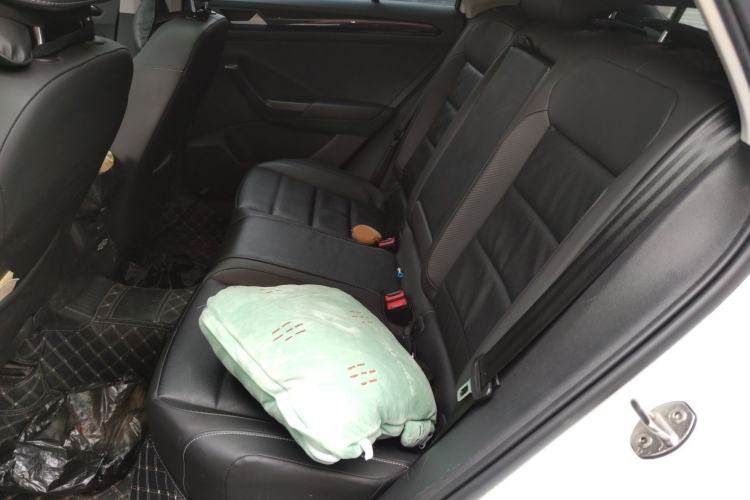 Used Volkswagen T-ROC 2022 280TSI DSG Two-Wheel Drive Comfort PLUS Left Rear Seat