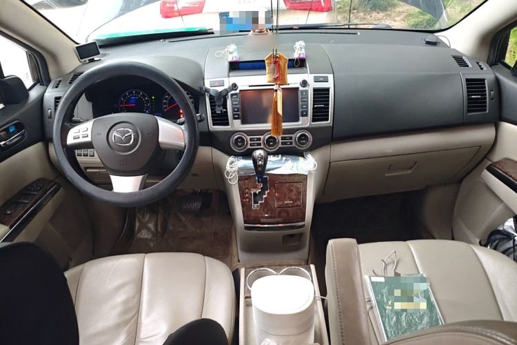 Used Mazda 8 2011 2.3L Ultimate Edition Center Console