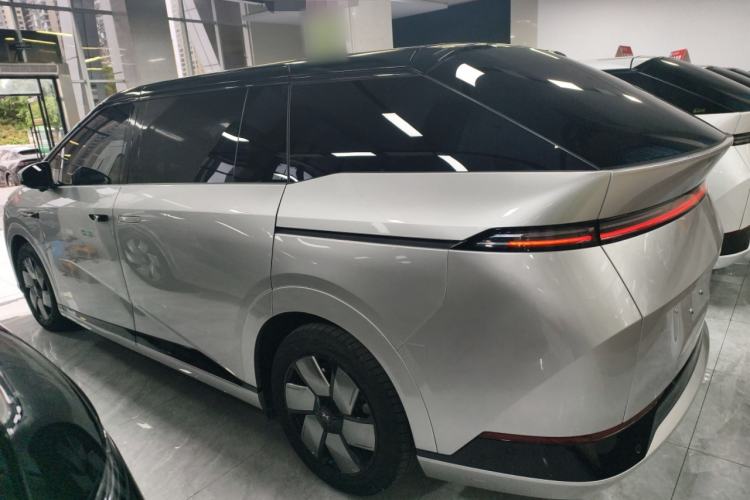 Used XPeng X9 2024 702 Ultra-Long Range Max