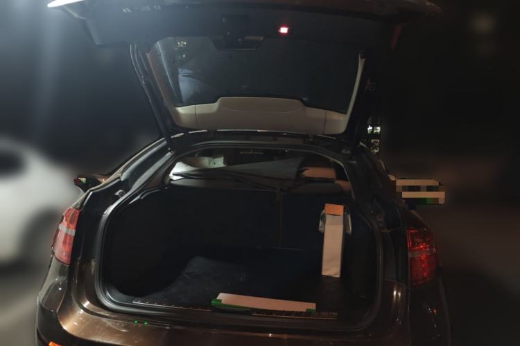 Used BMW X6 2014 xDrive35i Sport model Trunk