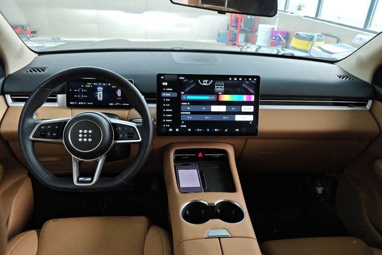 Used Landian E5 PLUS 2025 165 km Long-Range Version PLUS 7-Seater Center Console