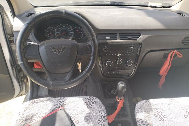 Used Wuling Zhiguang V 2018 1.2L Standard Model LMH
