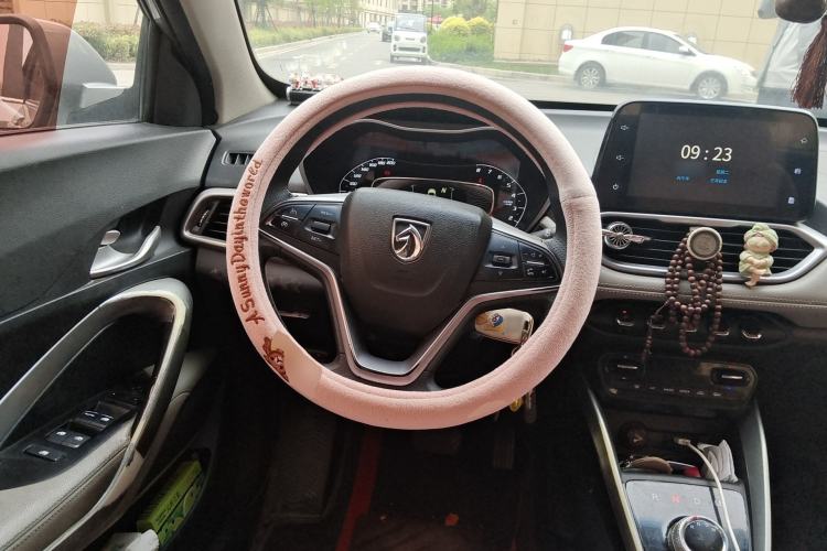 Used Baojun 510 2017 1.5L Automatic Fashion Model
