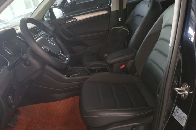 Used Volkswagen Tiguan L 2018 Revised Version 330TSI Automatic Two-Wheel Drive Comfort Edition Left Front Seat