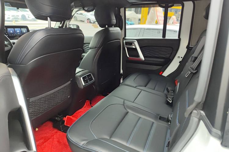 Used BAIC Off-Road BJ40 2023 2.0D Automatic Four-Wheel Drive Blade Hero Edition Adventurer Type (with Front and Rear Electronic Locks) Left Rear Seat