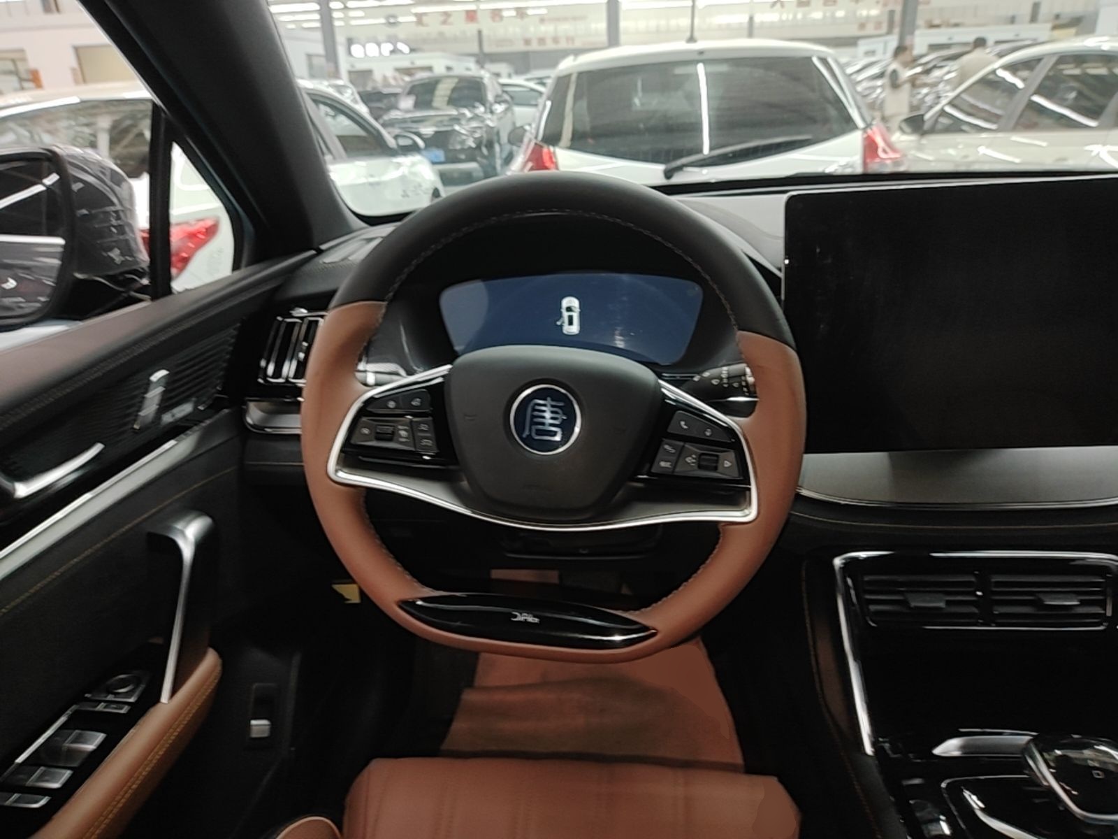 BYD Tang New Energy 2021 DM-i 112KM Prestige Model - Executive — снимка 20