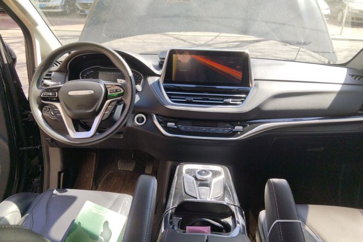 Used SAIC MAXUS G20 2021 Facelifted PLUS 2.0T Gasoline Automatic Luxury Edition Center Console