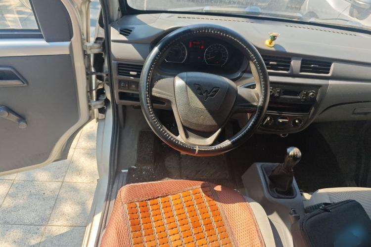 Used Wuling Zhiguang 2015 1.2L S Practical Model LSI