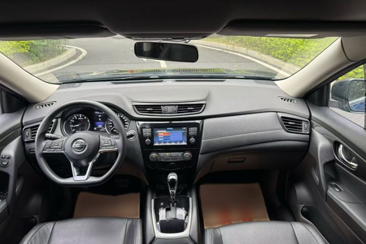 Used Nissan X-Trail 2017 2.0L CVT Comfort Edition 2WD Interior 3