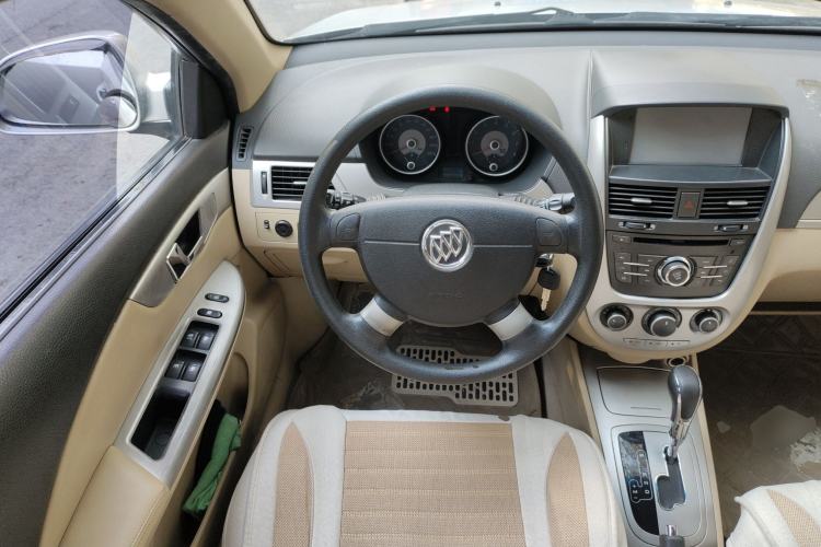 Used Buick Excelle 2013 1.5L Automatic Classic Model
