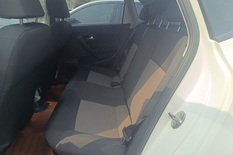 Used Volkswagen Polo 2016 1.4L Manual Fashion Model