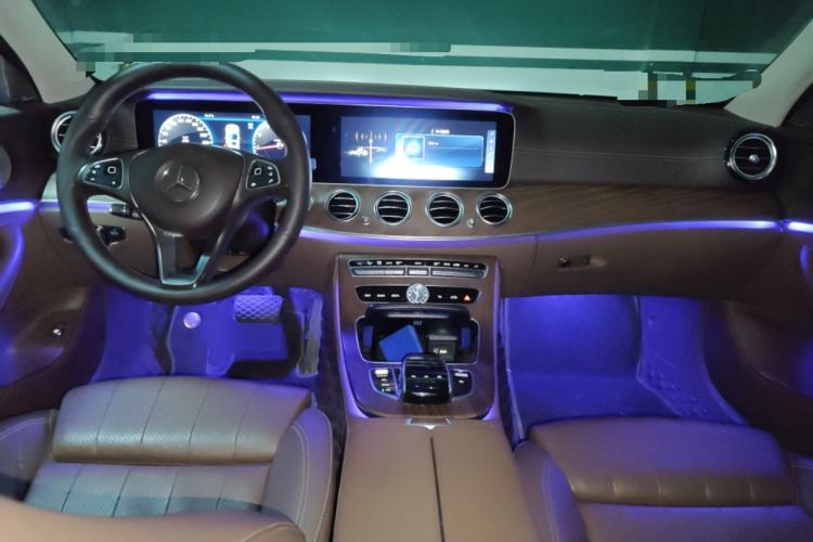 Used Mercedes-Benz E-Class 2018 E 200 L 4MATIC Center Console