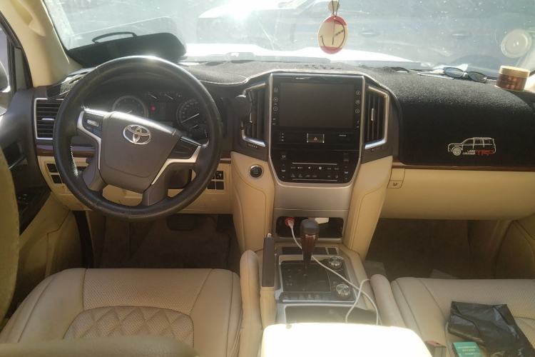 Used Toyota Land Cruiser  Center Console