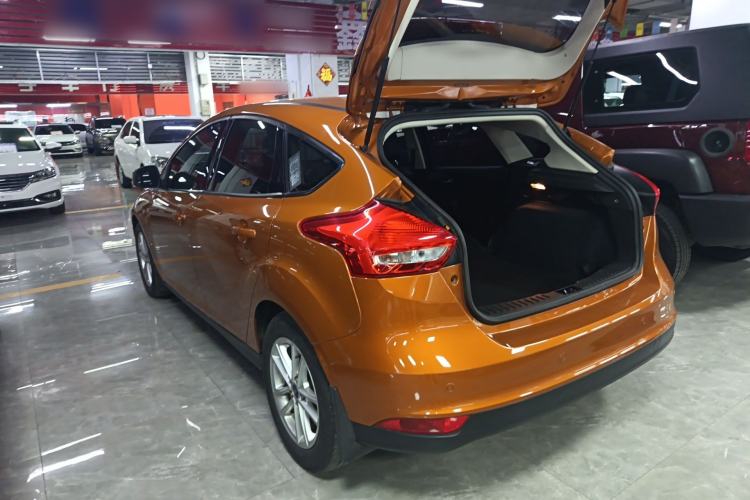 Used Ford Focus 2015 Hatchback 1.6L Automatic Fashion Edition Rear Left 45 Deg